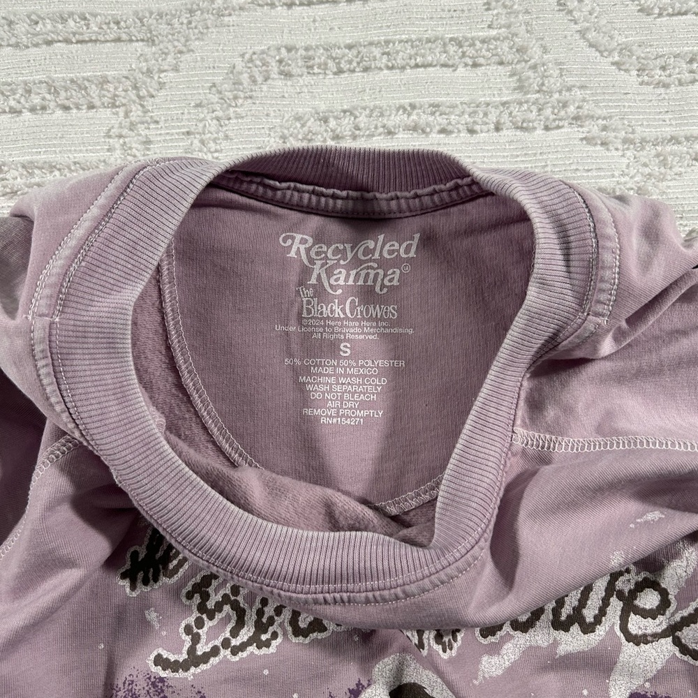 RECYCLED KARMA The Black Crowes Album Sweatshirt Lilac Small NWOT RK-46 - Picture 8 of 9